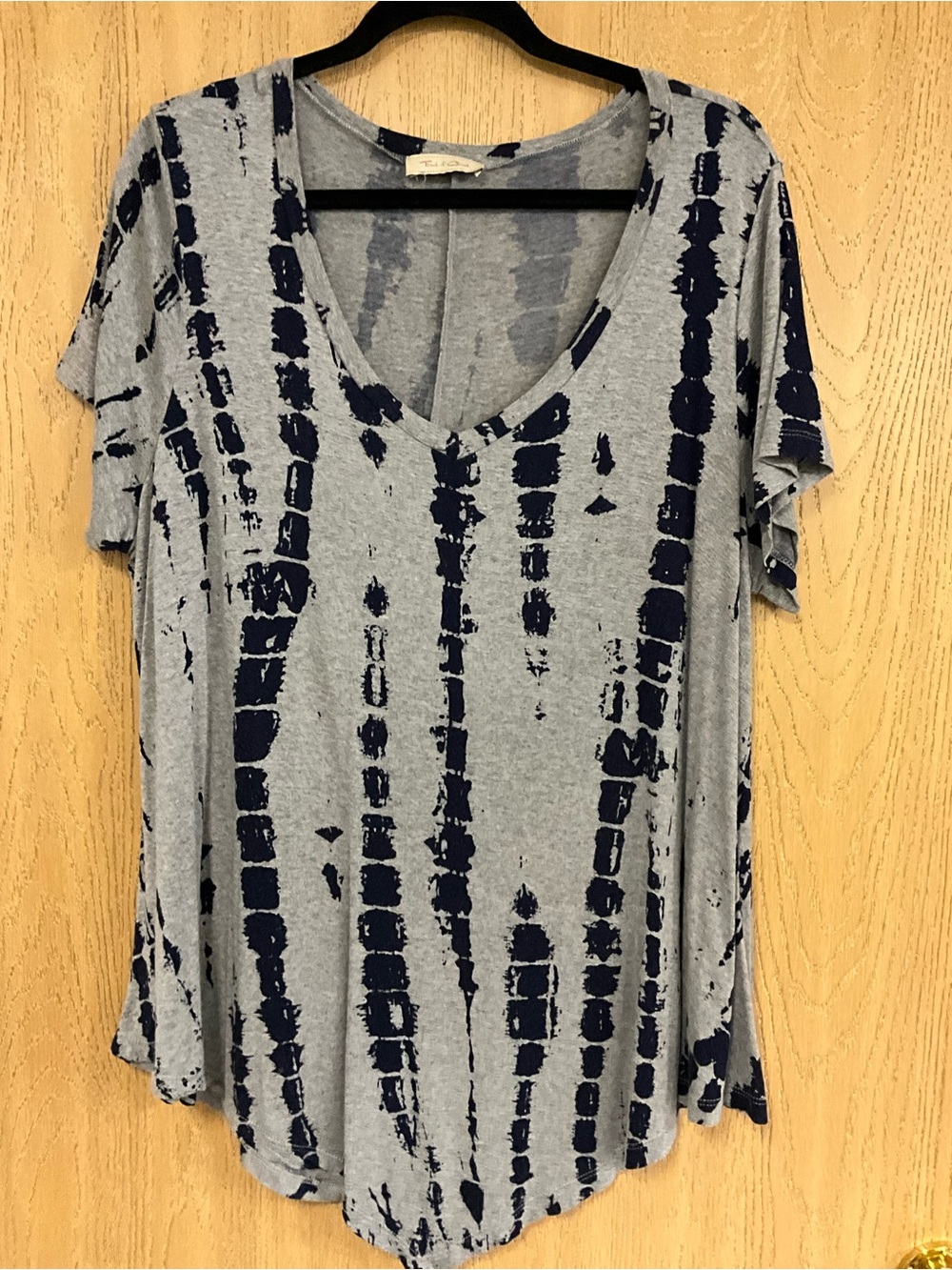 Women's Gray V-Neck Short Sleeve Tee with Navy Tie-Dye Stripes